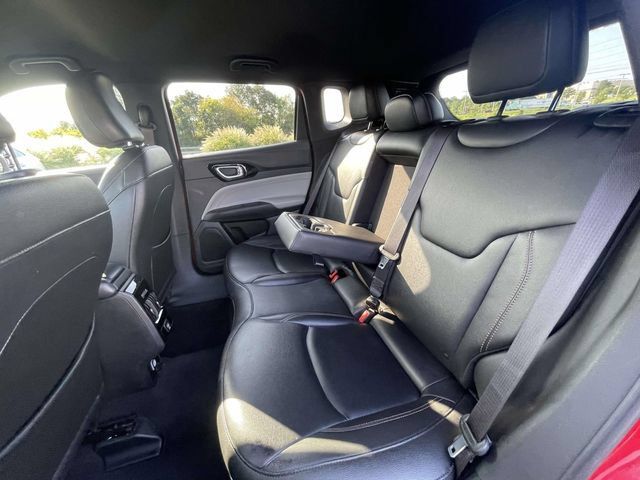 Used 2023 Jeep Compass Limited AWD/4WD image 13