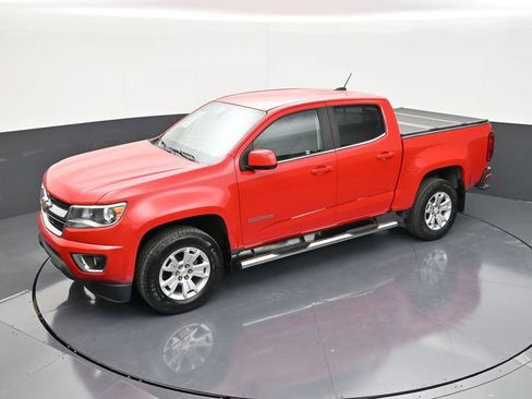 Used 2018 Chevrolet Colorado LT w/ LT Convenience Package image 12