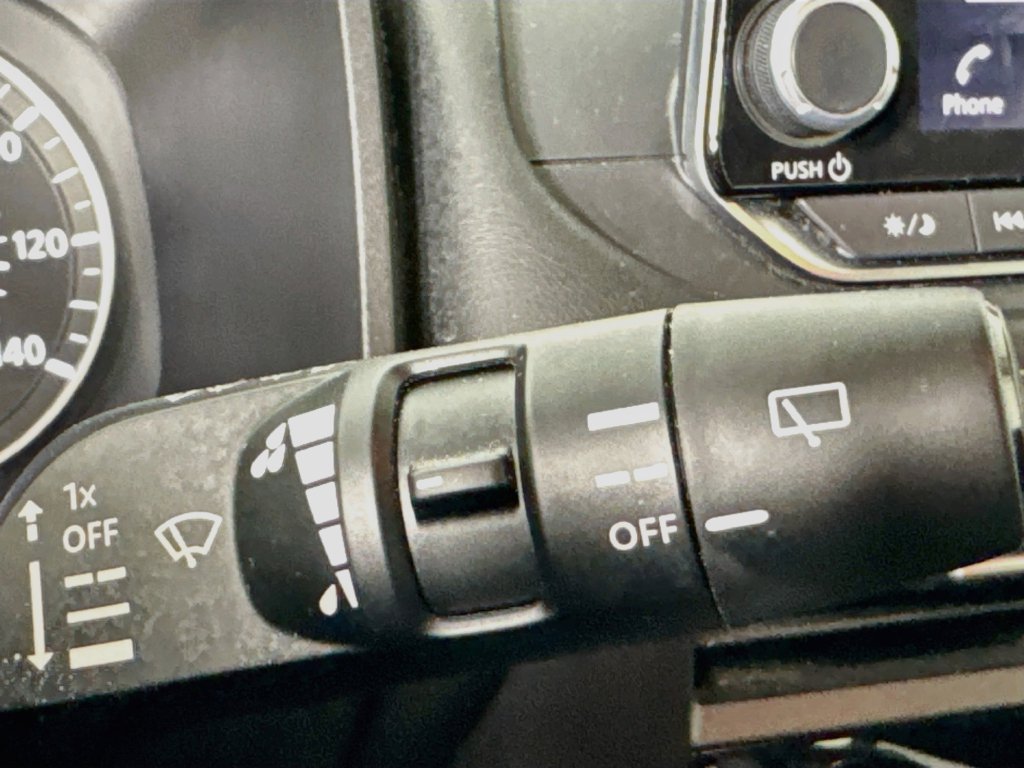 Used 2025 Nissan Rogue SV FWD image 13