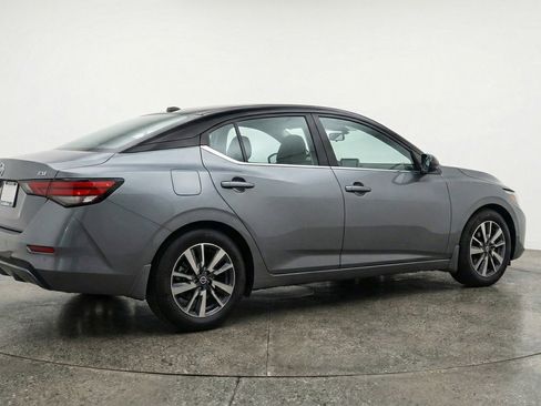 Used 2025 Nissan Sentra SV FWD image 9