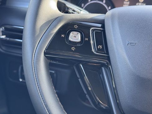 Used 2022 Lincoln Corsair FWD image 8