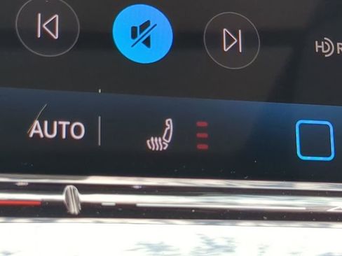 New 2026 Volkswagen Tiguan SE FWD image 25