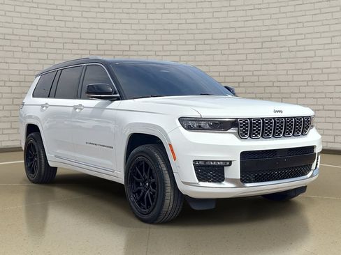 Used 2022 Jeep Grand Cherokee L Summit w/ Advanced Protech Group IV AWD/4WD image 3