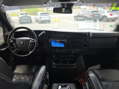Used 2021 Chevrolet Express 2500 LS w/ Enhanced Convenience Package RWD image 28