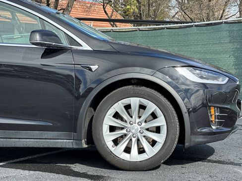 Used 2018 Tesla Model X 100D image 35
