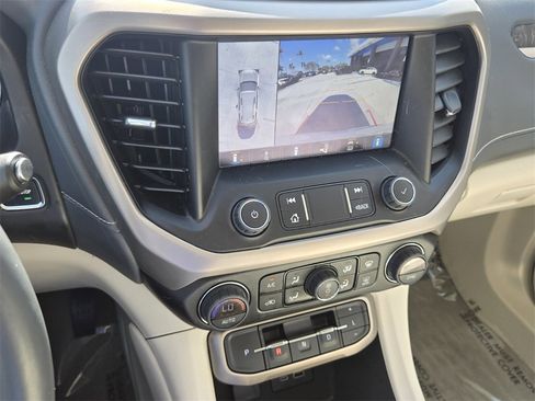 Used 2023 GMC Acadia Denali w/ Denali Technology Package image 21