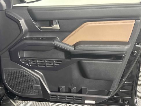 Used 2025 Toyota 4Runner Limited image 18