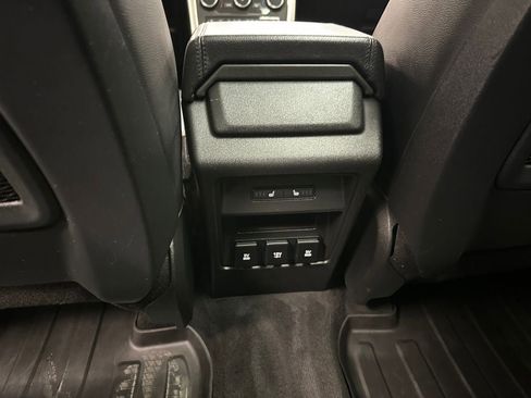 Used 2019 Land Rover Discovery Sport AWD/4WD image 18