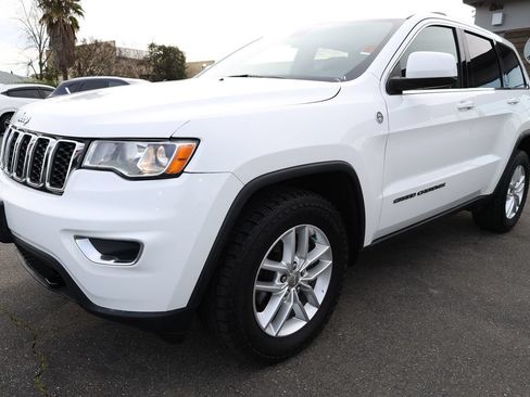 Used 2017 Jeep Grand Cherokee Laredo w/ Quick Order Package 23E AWD/4WD image 35