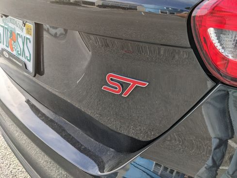 Used 2016 Ford Focus ST w/ Equipment Group 402A image 12