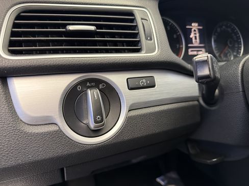 Used 2013 Volkswagen Passat 2.5 SE image 15