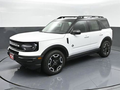 Used 2023 Ford Bronco Sport Outer Banks w/ Tech Package AWD/4WD image 1