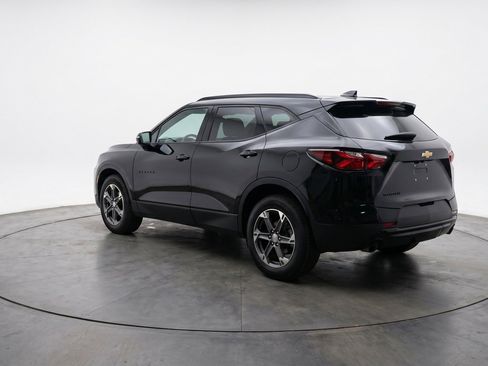 Used 2025 Chevrolet Blazer LT FWD image 6