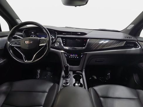 Certified 2023 Cadillac XT6 Premium Luxury w/ Technology Package AWD/4WD image 9