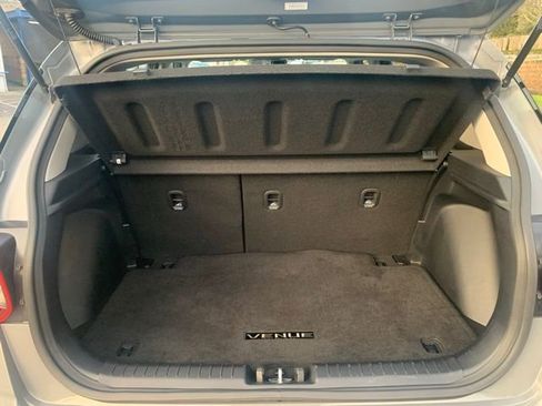 Certified 2023 Hyundai Venue SE image 6