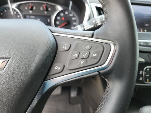 Used 2024 Chevrolet Equinox LT FWD image 32