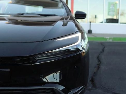 Used 2024 Toyota Prius XLE image 3