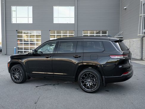 New 2026 Jeep Grand Cherokee L Summit w/ Obsidian Package image 15