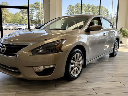 Used 2013 Nissan Altima 2.5 S image 3