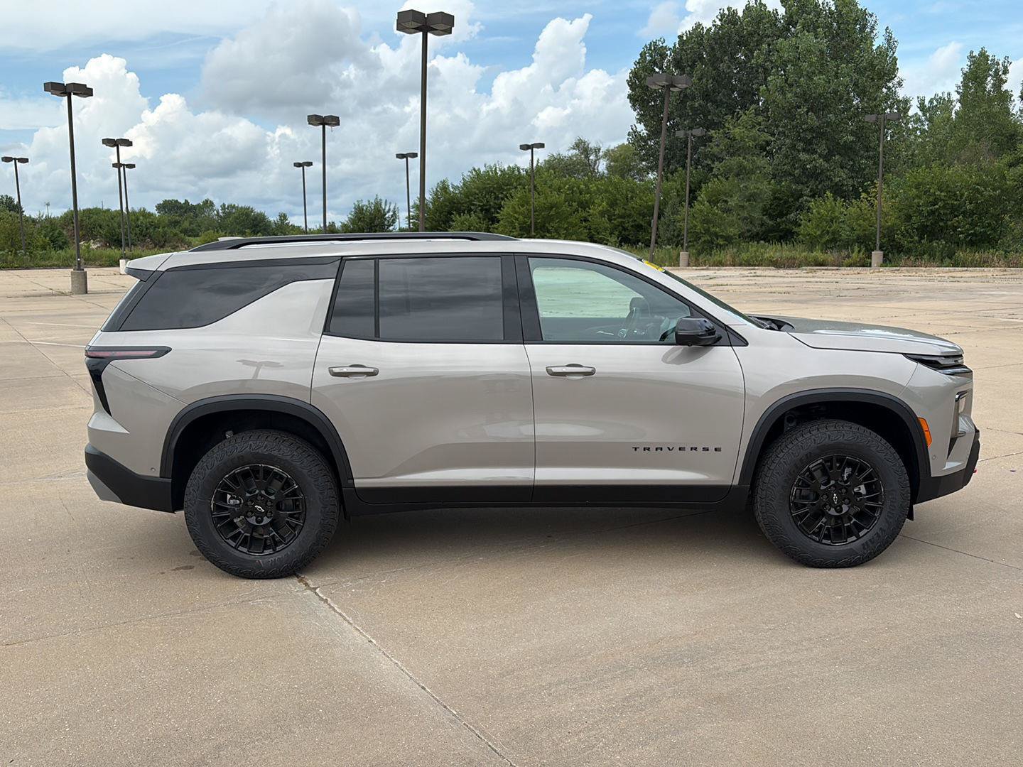 New 2027 Chevrolet Traverse Z71 w/ Enhanced Driving Package AWD/4WD image 25