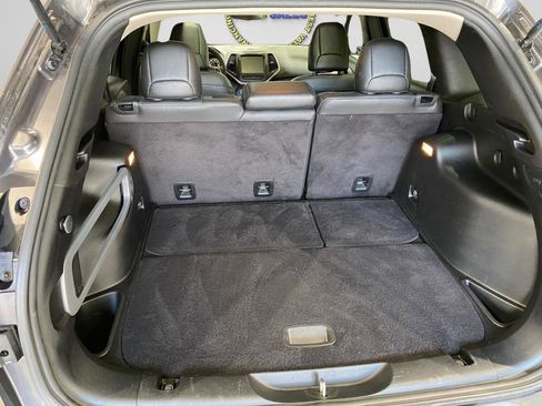 Used 2017 Jeep Cherokee Limited image 25