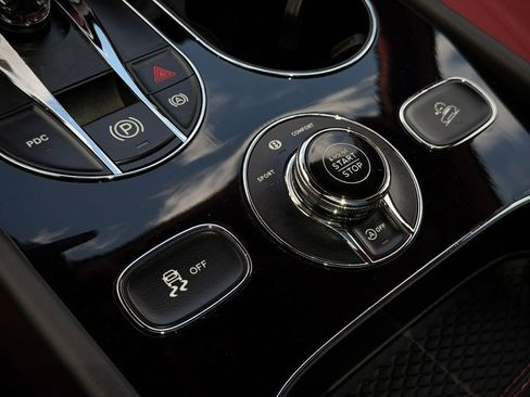 Used 2019 Bentley Bentayga AWD/4WD image 37