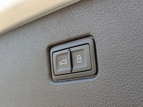 Used 2023 Audi Q7 2.0T Premium Plus w/ Premium Plus Package image 37