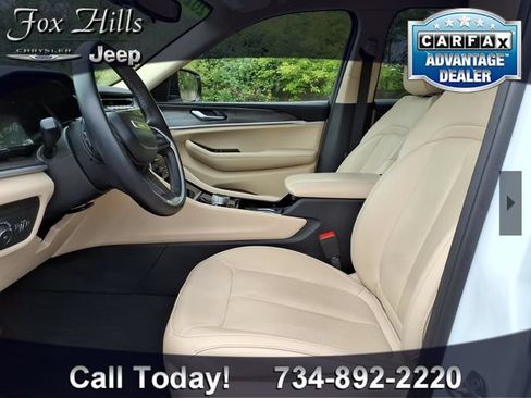 Used 2022 Jeep Grand Cherokee Limited AWD/4WD image 15