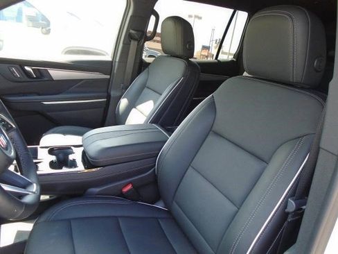 Certified 2025 Buick Enclave Preferred AWD/4WD image 21