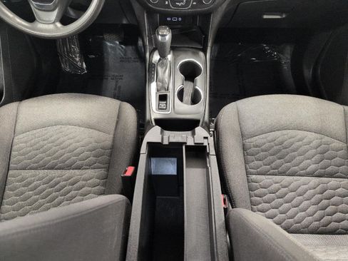 Used 2019 Chevrolet Equinox LT AWD/4WD image 17