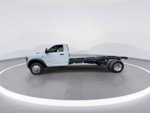 New 2025 RAM 5500 4x4 Regular Cab image 5