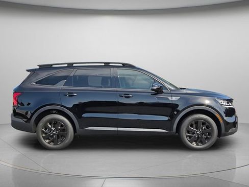 Used 2023 Kia Sorento S w/ Panoramic Sunroof Package AWD/4WD image 5