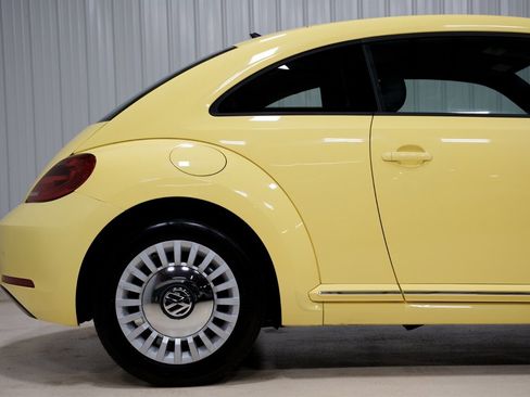 Used 2015 Volkswagen Beetle 1.8T FWD image 15