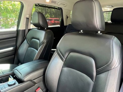 Used 2023 Nissan Pathfinder SL w/ Lighting Package (N92) AWD/4WD image 26