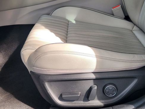 Used 2022 Genesis G70 2.0T w/ Prestige Package image 24