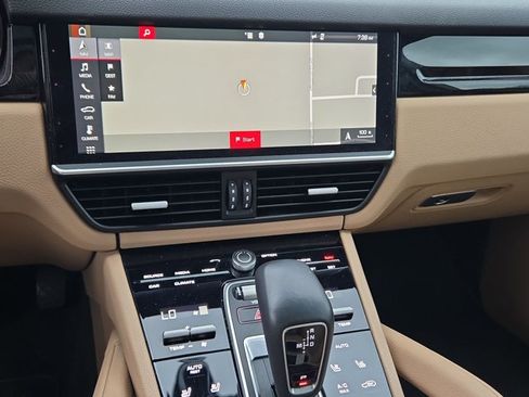 Used 2019 Porsche Cayenne AWD/4WD image 14