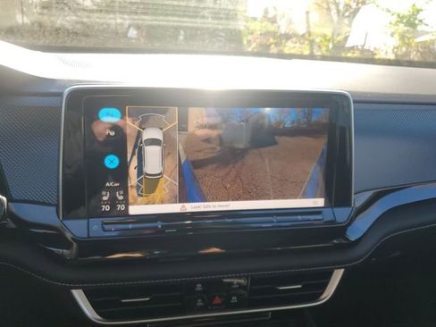 New 2026 Volkswagen Atlas Cross Sport SEL Premium R-Line image 31