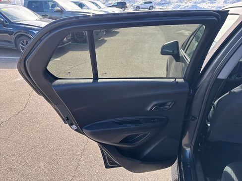 Used 2017 Chevrolet Trax LT image 35