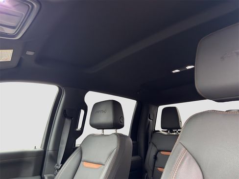 Used 2022 GMC Sierra 2500 AT4 image 7