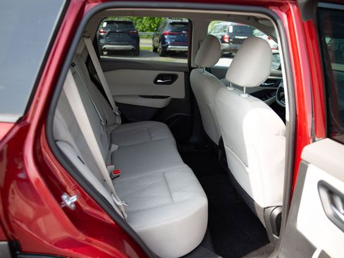 Used 2025 Nissan Rogue SV AWD/4WD image 22