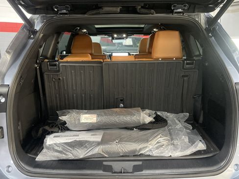 Used 2023 Toyota Highlander Platinum image 34