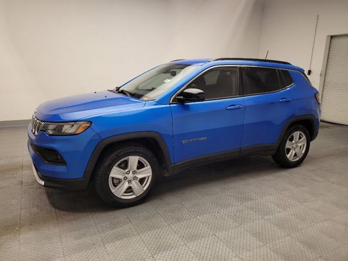Used 2022 Jeep Compass Latitude w/ Convenience Group FWD image 2