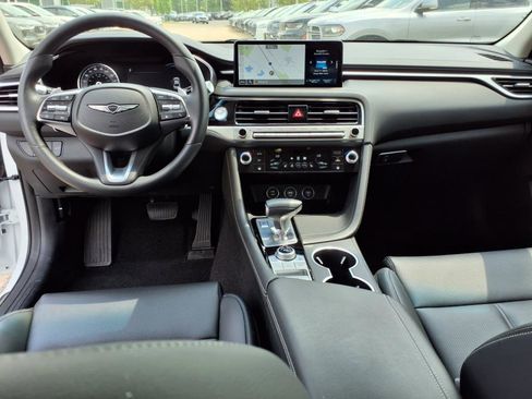 Used 2025 Genesis G70 2.5T image 14