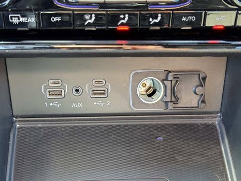 Used 2023 Jeep Grand Cherokee L Laredo image 31