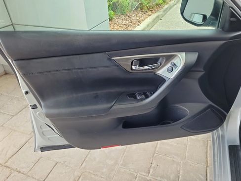 Used 2015 Nissan Altima 2.5 SL w/ Technology Package FWD image 14