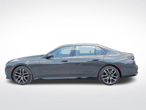 Used 2023 BMW 760i xDrive w/ Parking Assistance Package AWD/4WD image 3