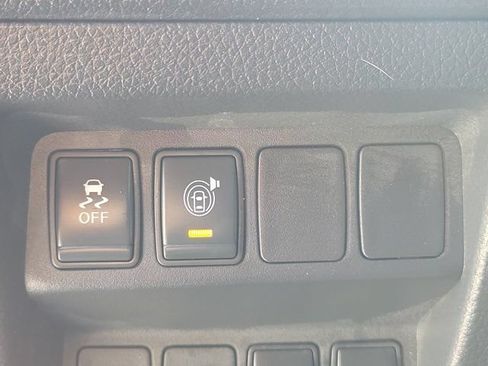 Used 2017 Nissan Rogue S FWD image 21