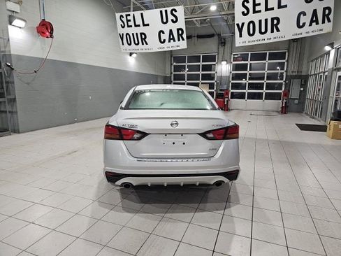 Certified 2019 Nissan Altima 2.5 Platinum image 6