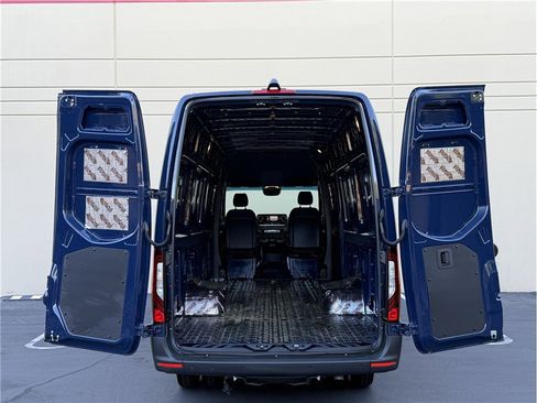 Used 2024 Mercedes-Benz Sprinter 3500 image 60