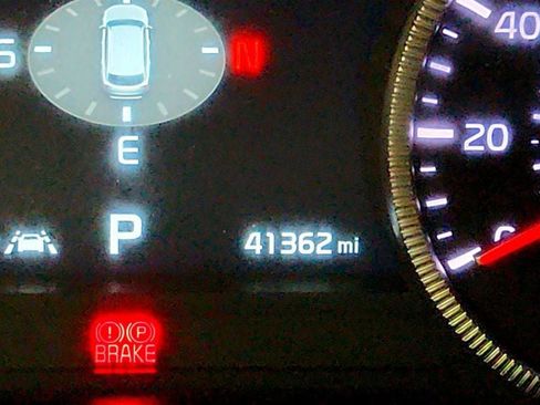 Used 2022 Kia Telluride SX w/ Towing Package image 16